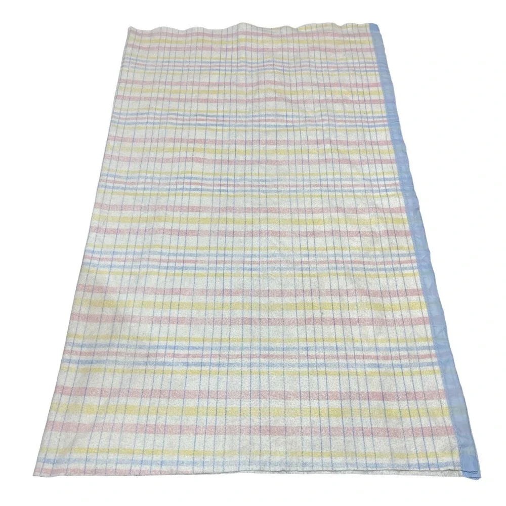 Vintage Pride in America‎ Blanket Blue Plaid Satin Trim Acrylic By Patricia P